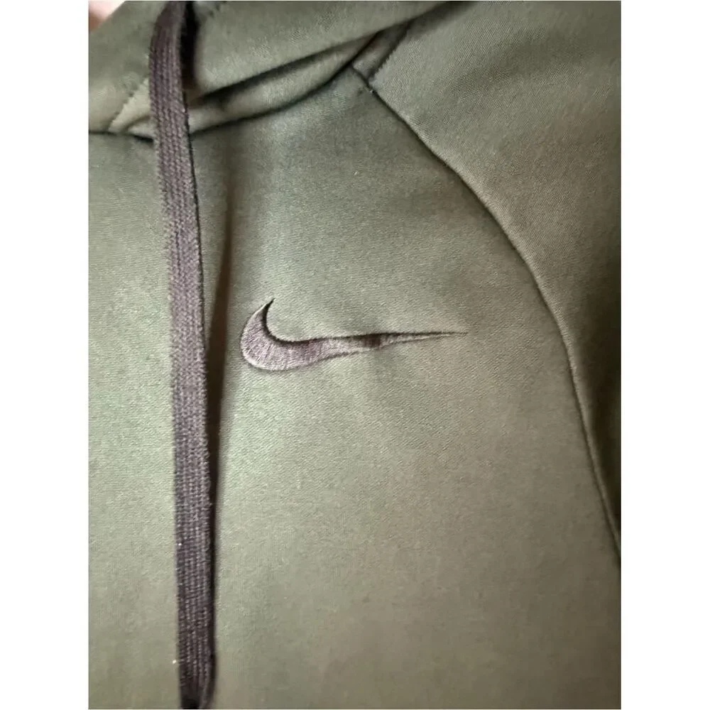 Nike hooded pullover